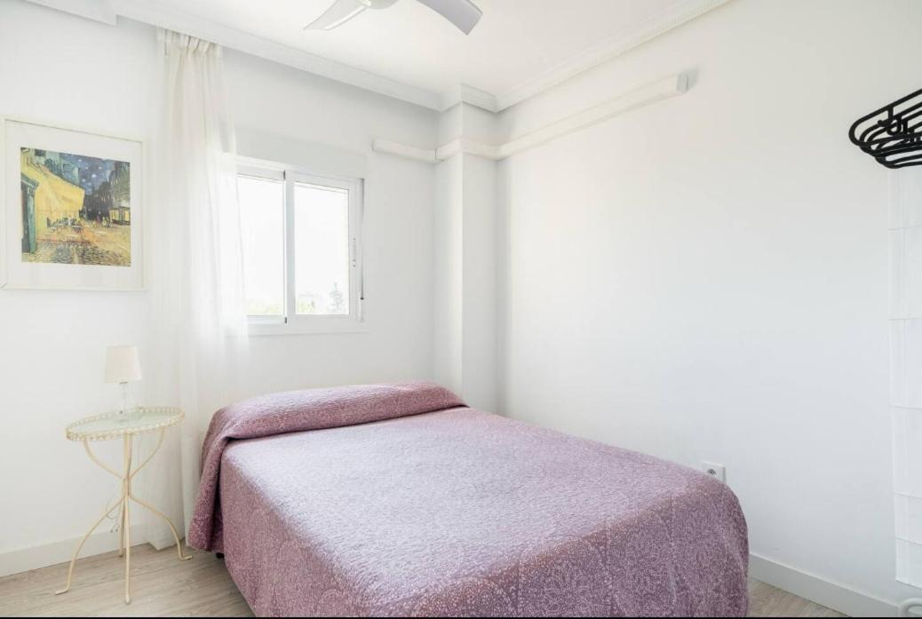 Apartamento Amplio Con 4 Habitaciones Y 2 Banos - Great Apartment With 4 Rooms - 2 Baths Севилья Экстерьер фото