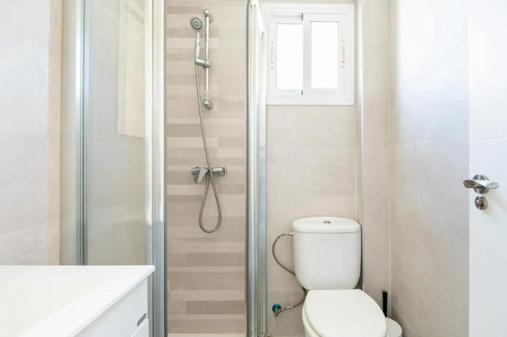 Apartamento Amplio Con 4 Habitaciones Y 2 Banos - Great Apartment With 4 Rooms - 2 Baths Севилья Экстерьер фото