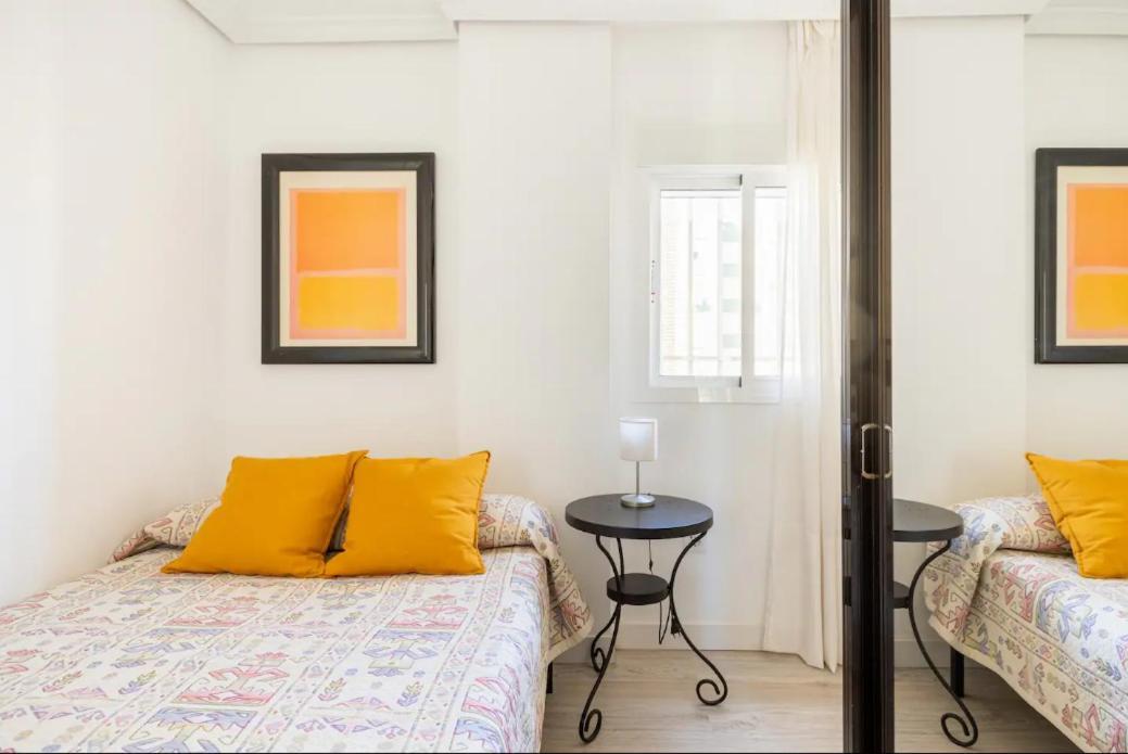 Apartamento Amplio Con 4 Habitaciones Y 2 Banos - Great Apartment With 4 Rooms - 2 Baths Севилья Экстерьер фото