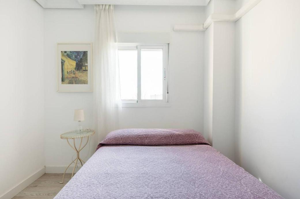 Apartamento Amplio Con 4 Habitaciones Y 2 Banos - Great Apartment With 4 Rooms - 2 Baths Севилья Экстерьер фото