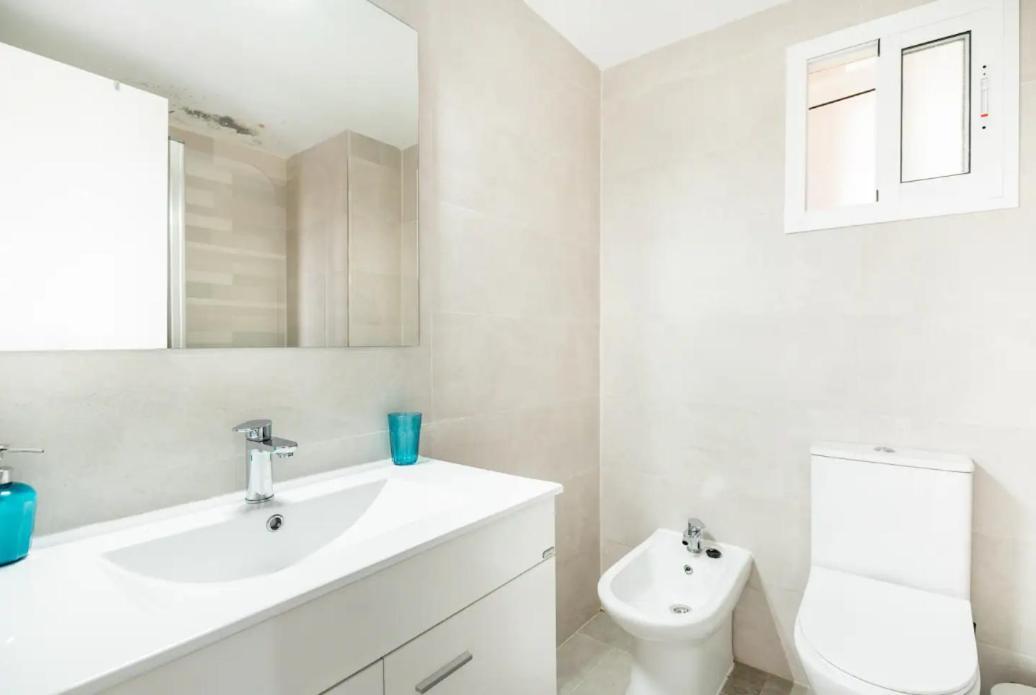 Apartamento Amplio Con 4 Habitaciones Y 2 Banos - Great Apartment With 4 Rooms - 2 Baths Севилья Экстерьер фото