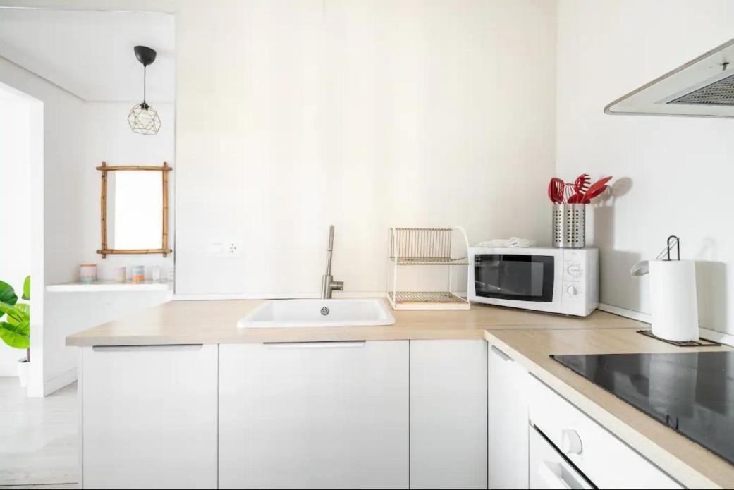Apartamento Amplio Con 4 Habitaciones Y 2 Banos - Great Apartment With 4 Rooms - 2 Baths Севилья Экстерьер фото